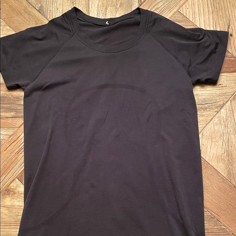lululemon athletica Black Short Sleeve Tee